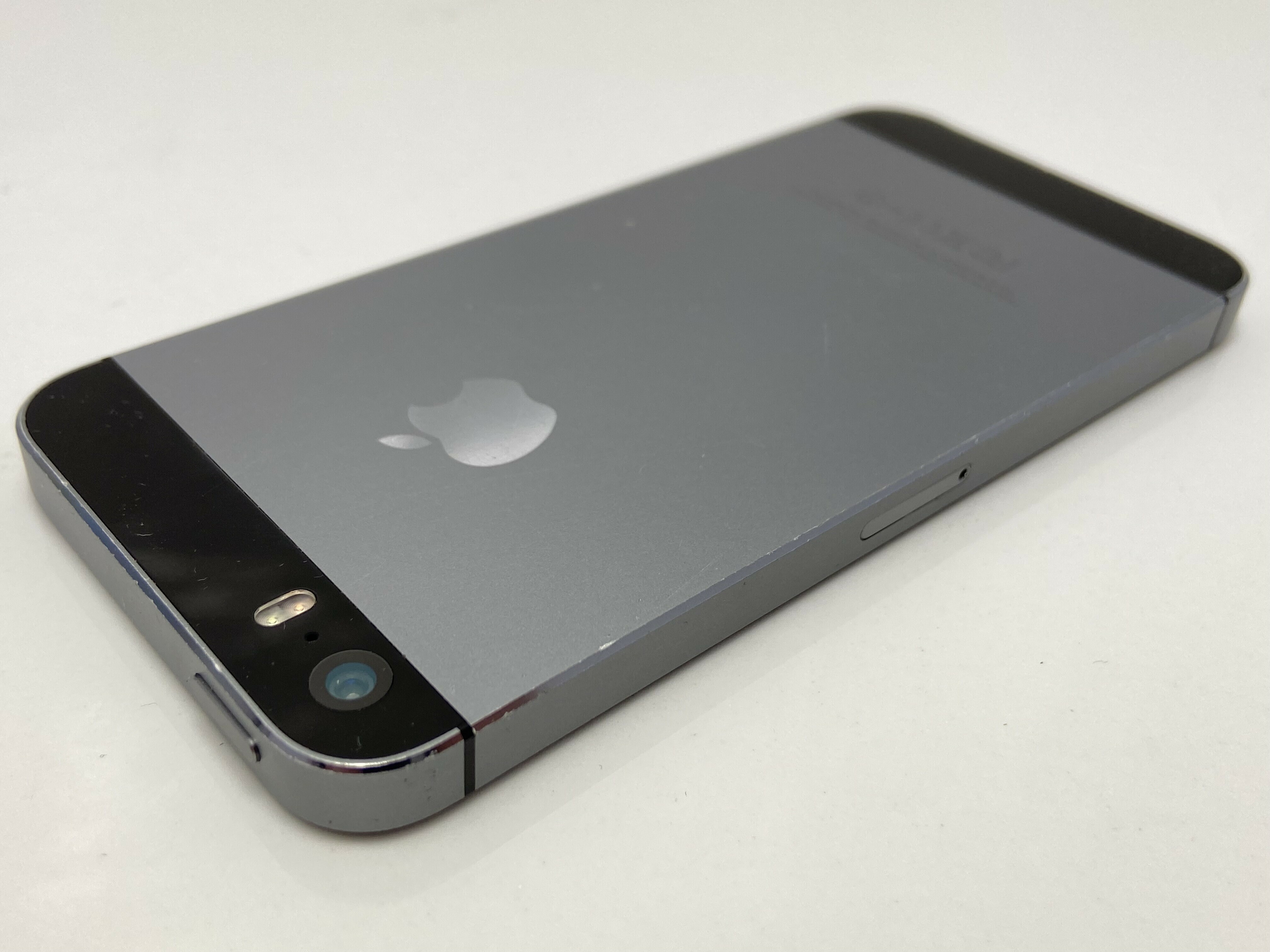 telefon-iphone-5s-1gb16-gb-gwiezdna-szarosc-przekatna-ekranu-4