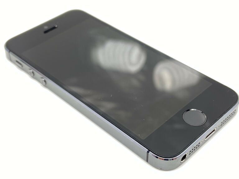 telefon-iphone-5s-1gb16-gb-gwiezdna-szarosc-pamiec-ram-1-gb