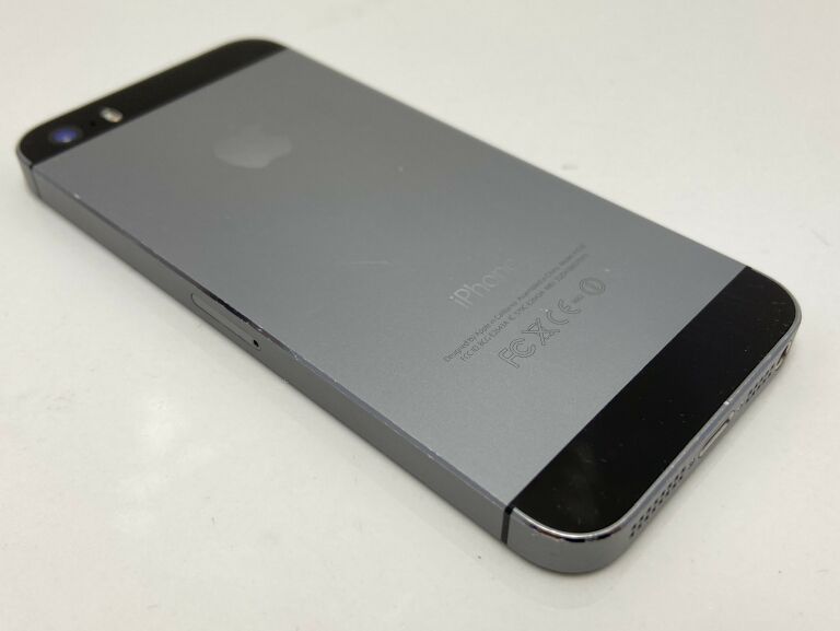 telefon-iphone-5s-1gb16-gb-gwiezdna-szarosc-typ-smartfon