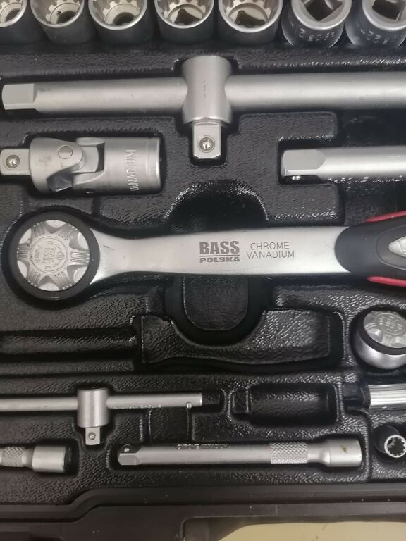 KLUCZE BASS WALIZKA