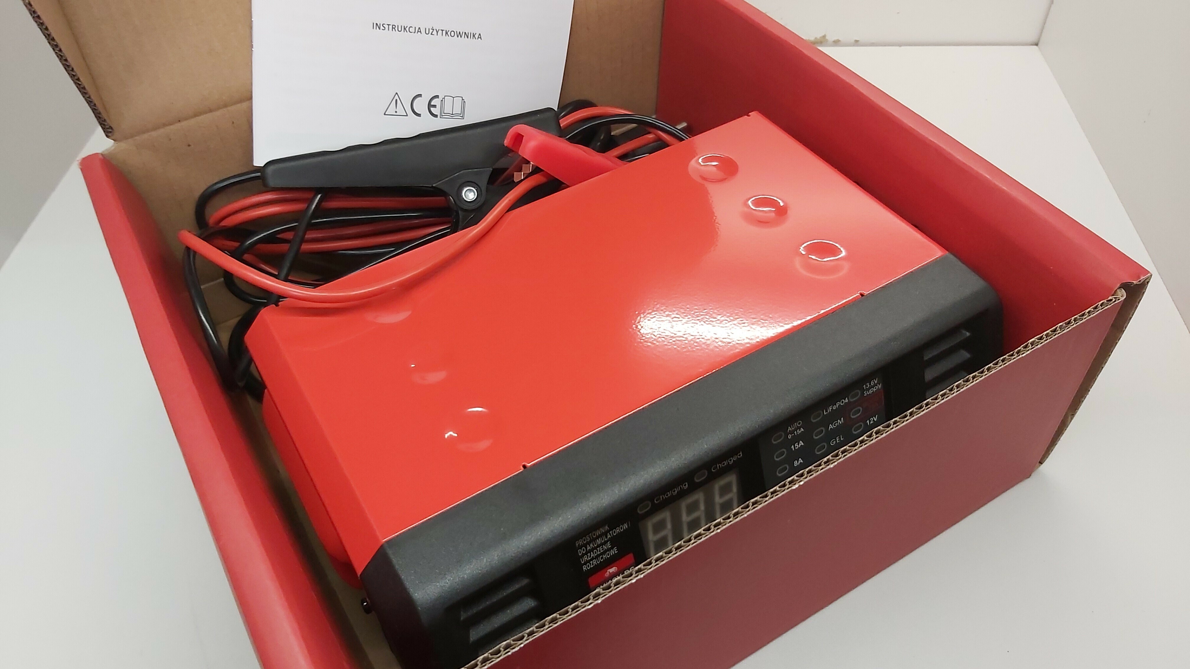 prostownik-gt-max-15a-urzadzenie-do-rozruchu-75a-marka-gt-max