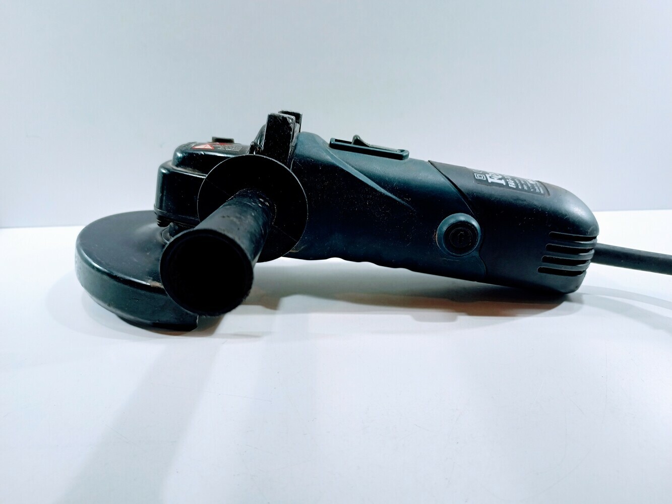 szlifierka-katowa-ferm-fag-125n-marka-ferm