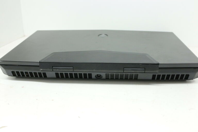 dell-alienware-p18-i7-16gb-ssd-radon-hd7970m-rozdzielczosc-px-1920-x-1080