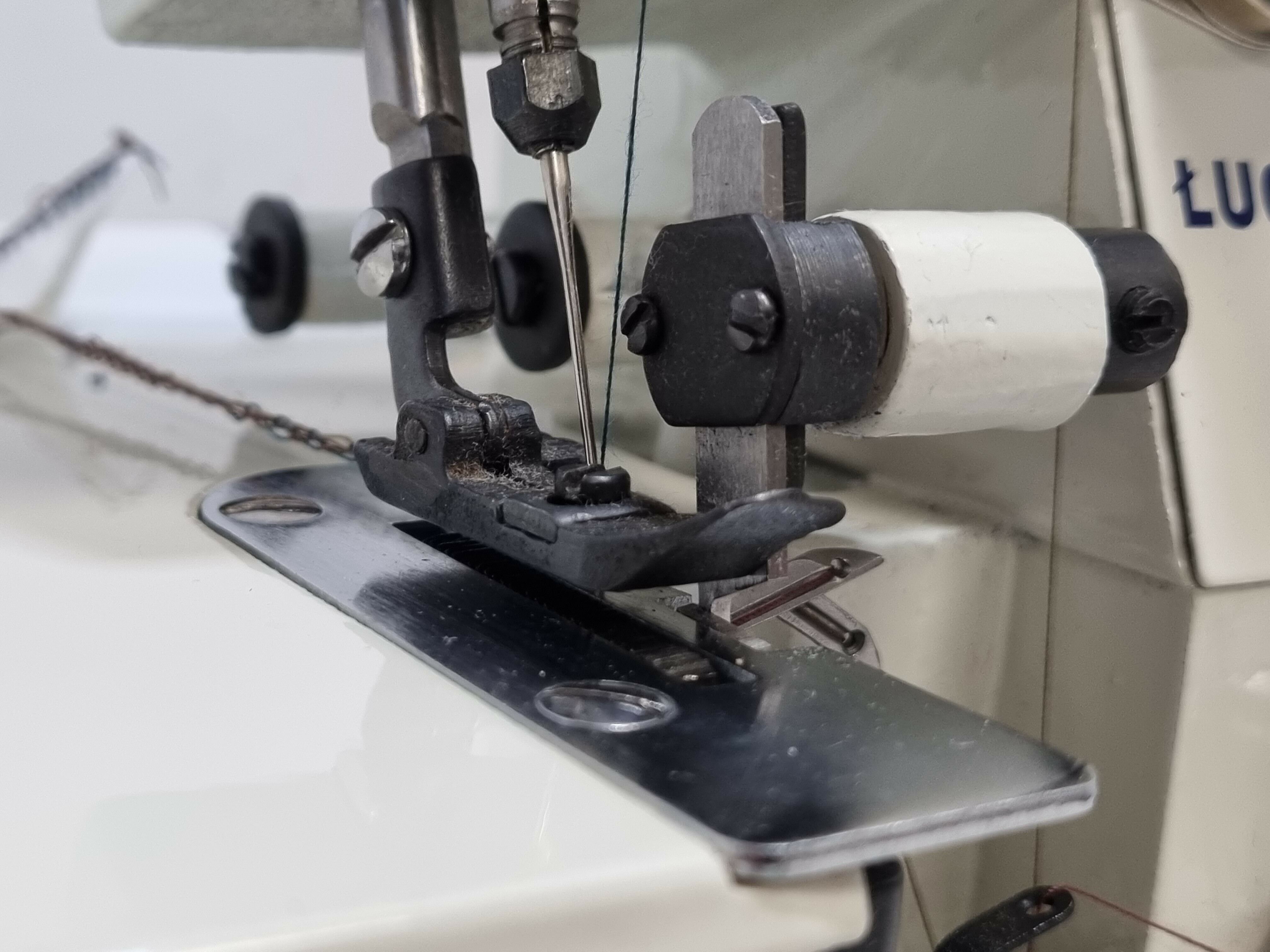 maszyna-do-szycia-owerlok-lucznik-fn-2-8-minilock-osiedle-centrum-d1-krakow