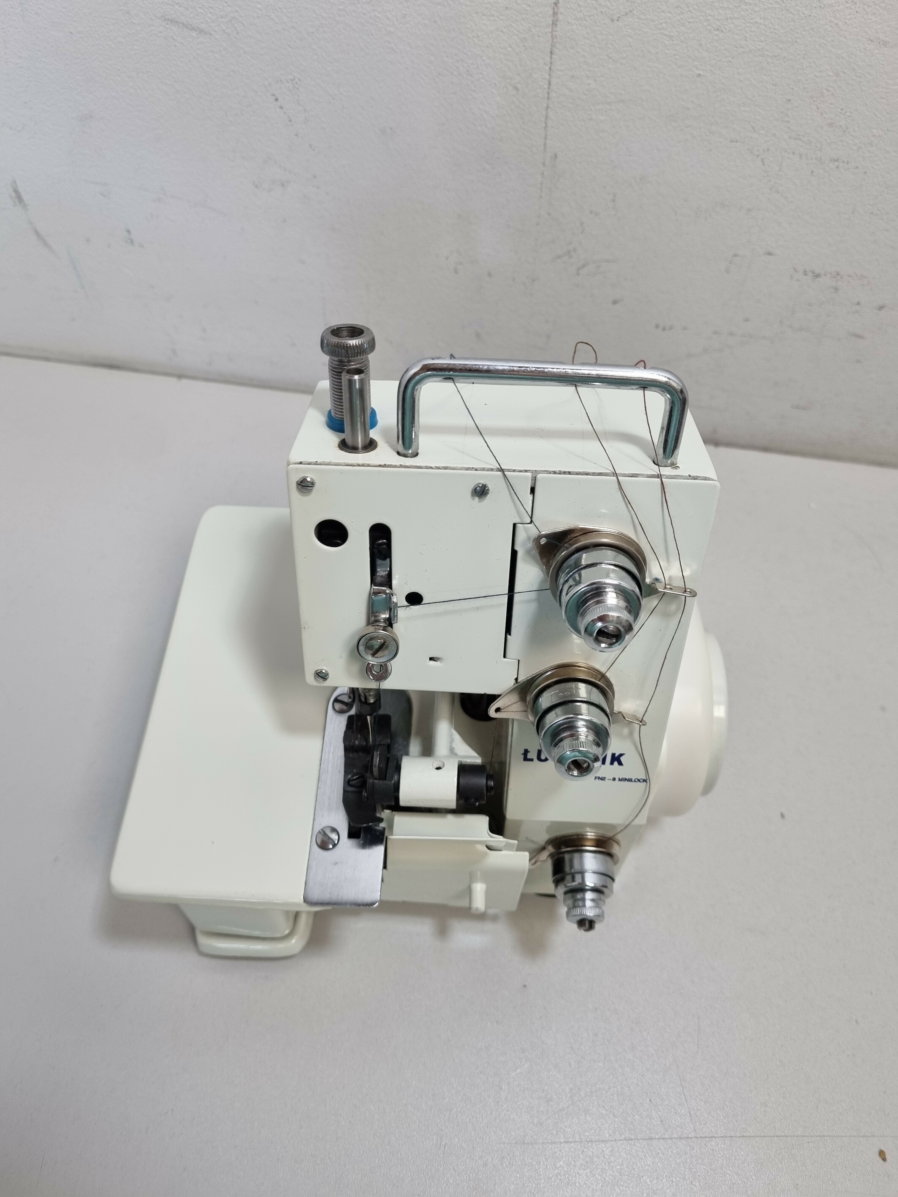 maszyna-do-szycia-owerlok-lucznik-fn-2-8-minilock-marka-lucznik