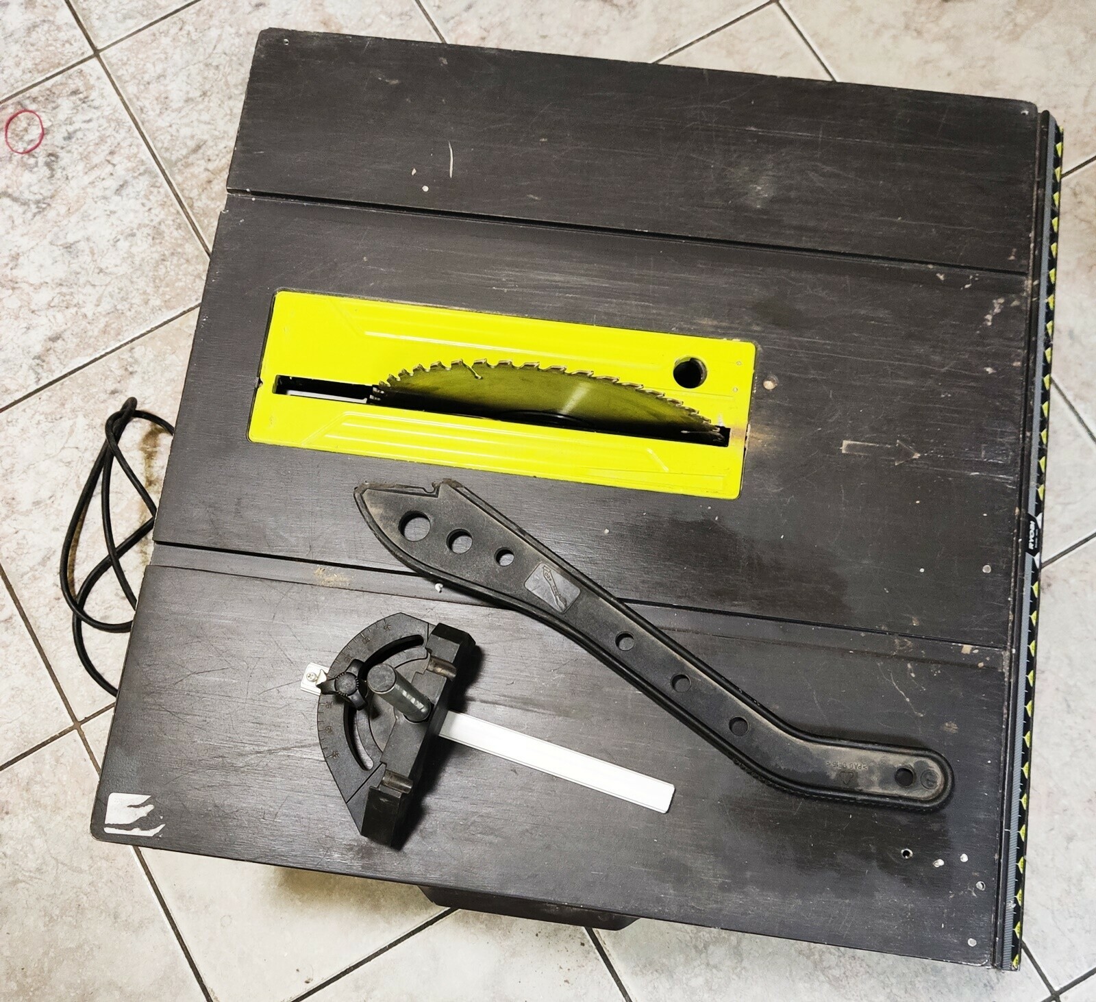 pila-stolowa-ryobi-rts1800es-g-1800-w-30-mm-obroncow-pokoju-3-gubin