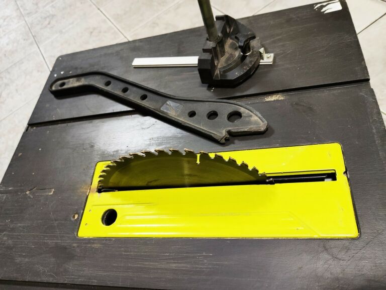 pila-stolowa-ryobi-rts1800es-g-1800-w-30-mm-product-id