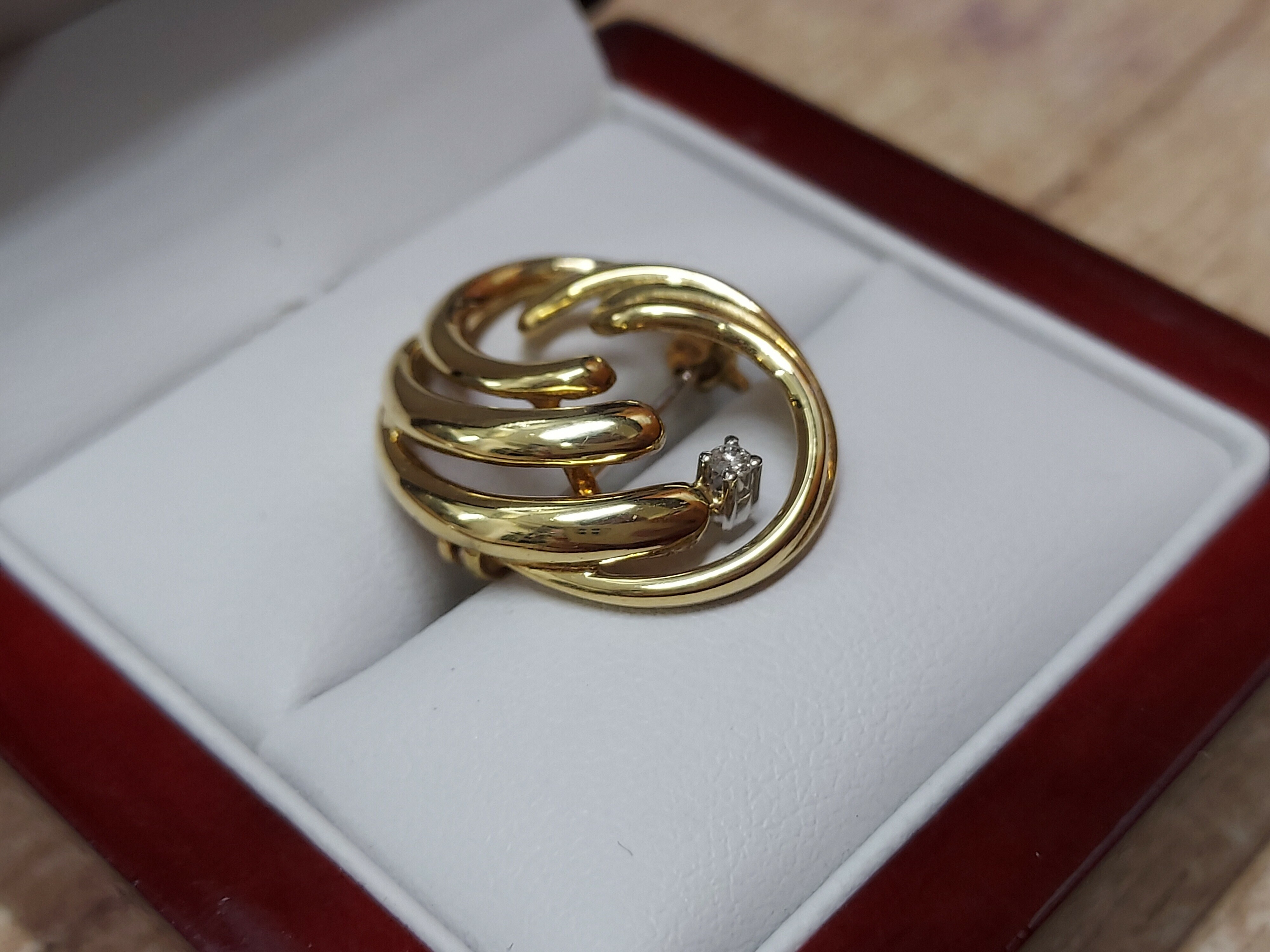 zlota-broszka-z-brylantem-pr-585-14k-003-ct-marka-inna-marka