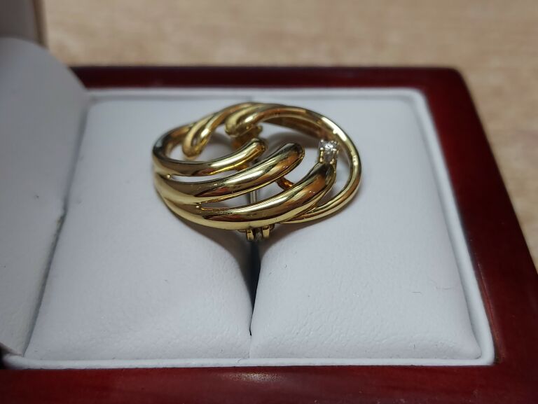 zlota-broszka-z-brylantem-pr-585-14k-003-ct-plec-produkt-damski