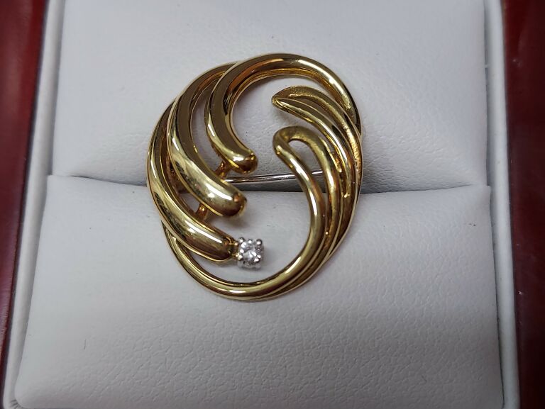 zlota-broszka-z-brylantem-pr-585-14k-003-ct-motyw-129129-246990