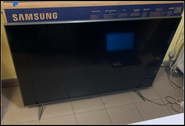 TELEWIZOR SAMSUNG UE55TU7102K CRYSTAL UHD 4K