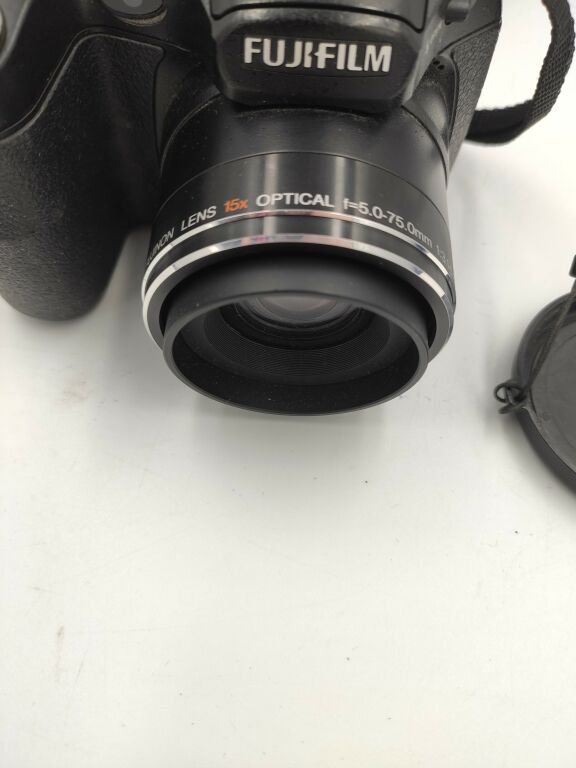 APARAT FUJIFILM FINEPIX S 1600