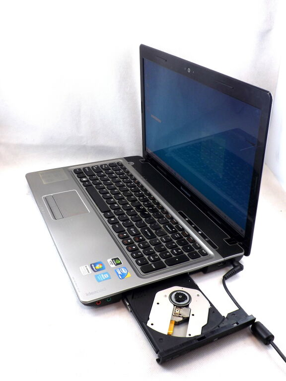 LAPTOP LENOVO IDEAPAD Z560 20060 WIN10/4GB RAM I3