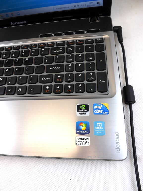 LAPTOP LENOVO IDEAPAD Z560 20060 WIN10/4GB RAM I3