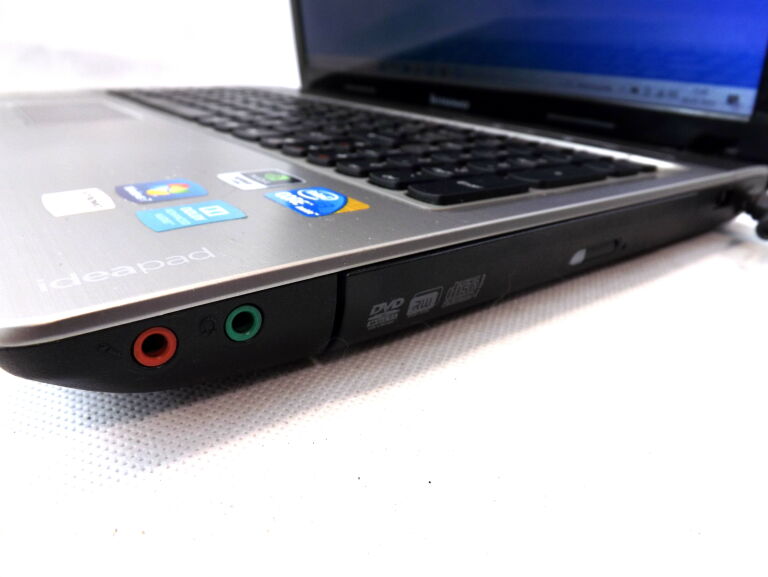 LAPTOP LENOVO IDEAPAD Z560 20060 WIN10/4GB RAM I3