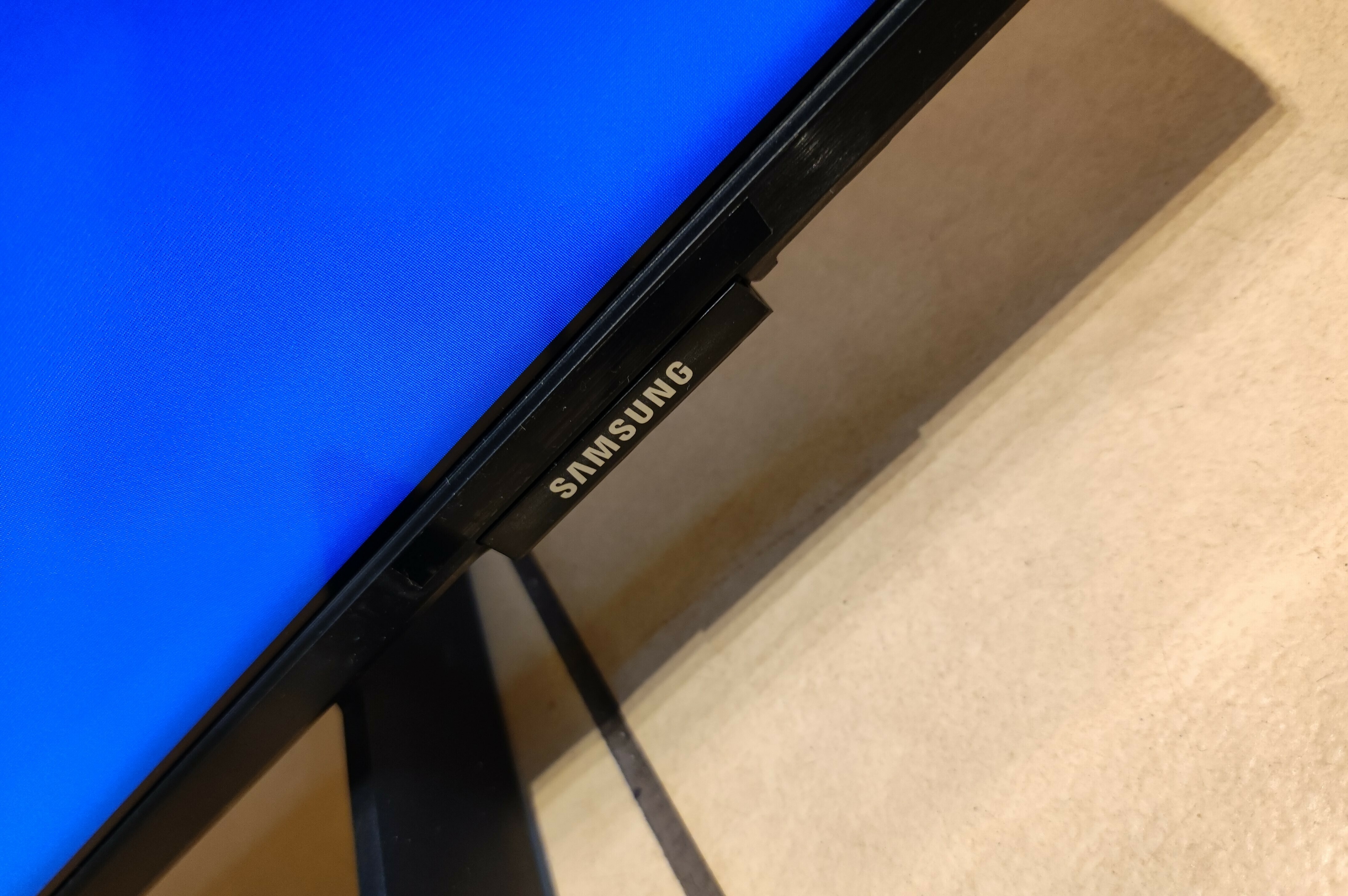 samasung-smart-tv-ue43au8002kxxh-przekatna-ekranu-cale-4300