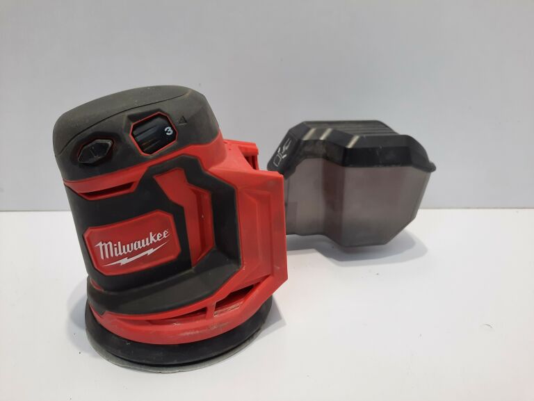 SZLIFIERKA MIMOŚRODOWA MILWAUKEE M18 BOS125-0