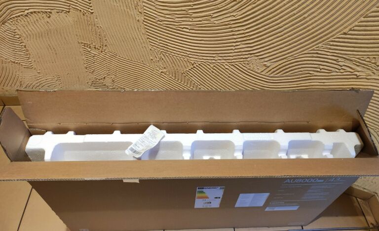 samasung-smart-tv-ue43au8002kxxh-stan-11323-2