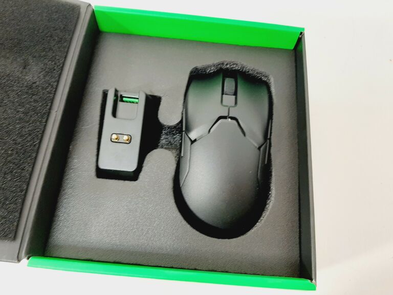 MYSZ RAZER VIPER ULTIMATE MOUSE DOCK JAK NOWA
