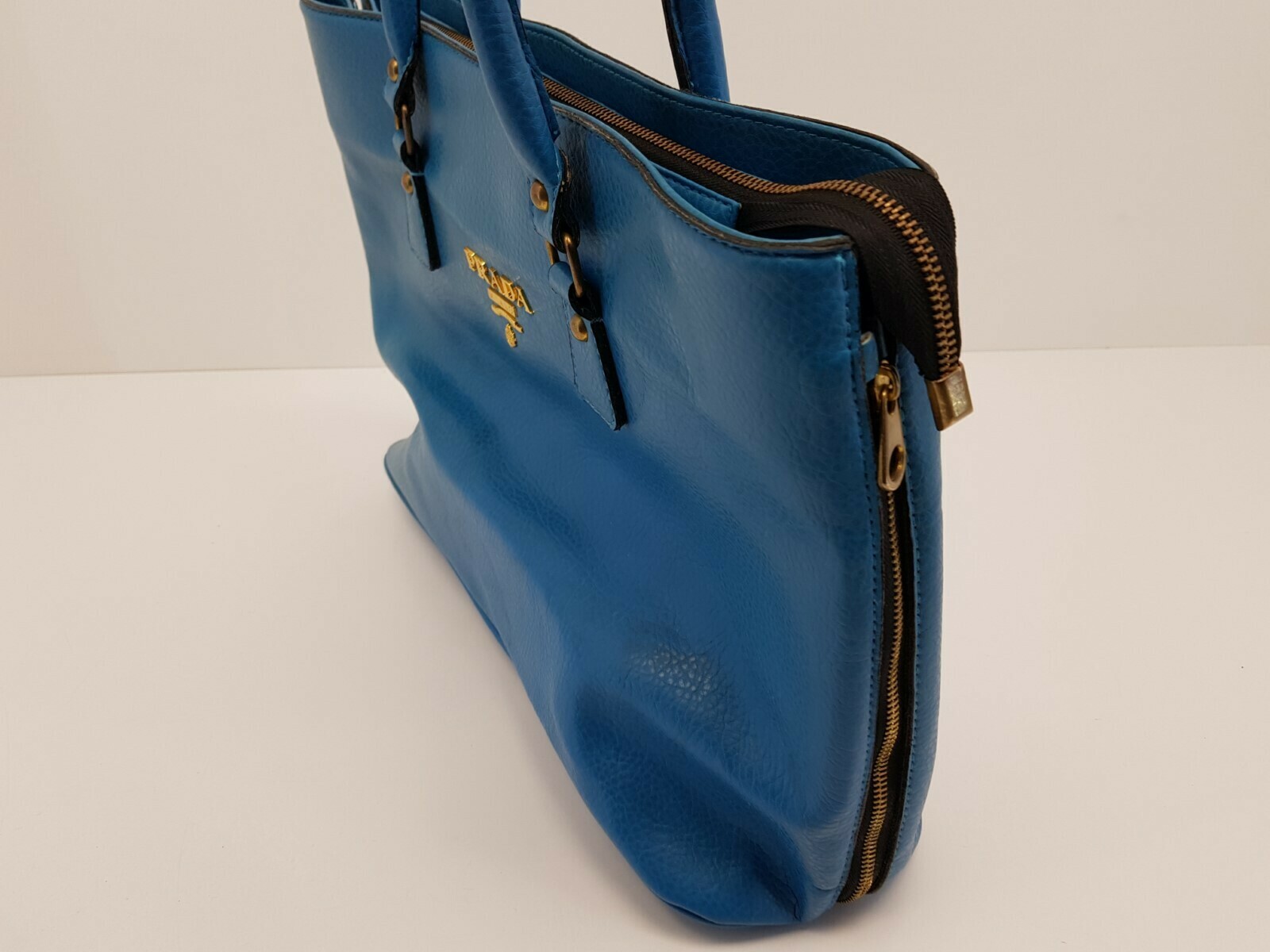 torebka-prada-milano-dal-1913-wielkosc-duza-mieszczaca-a4