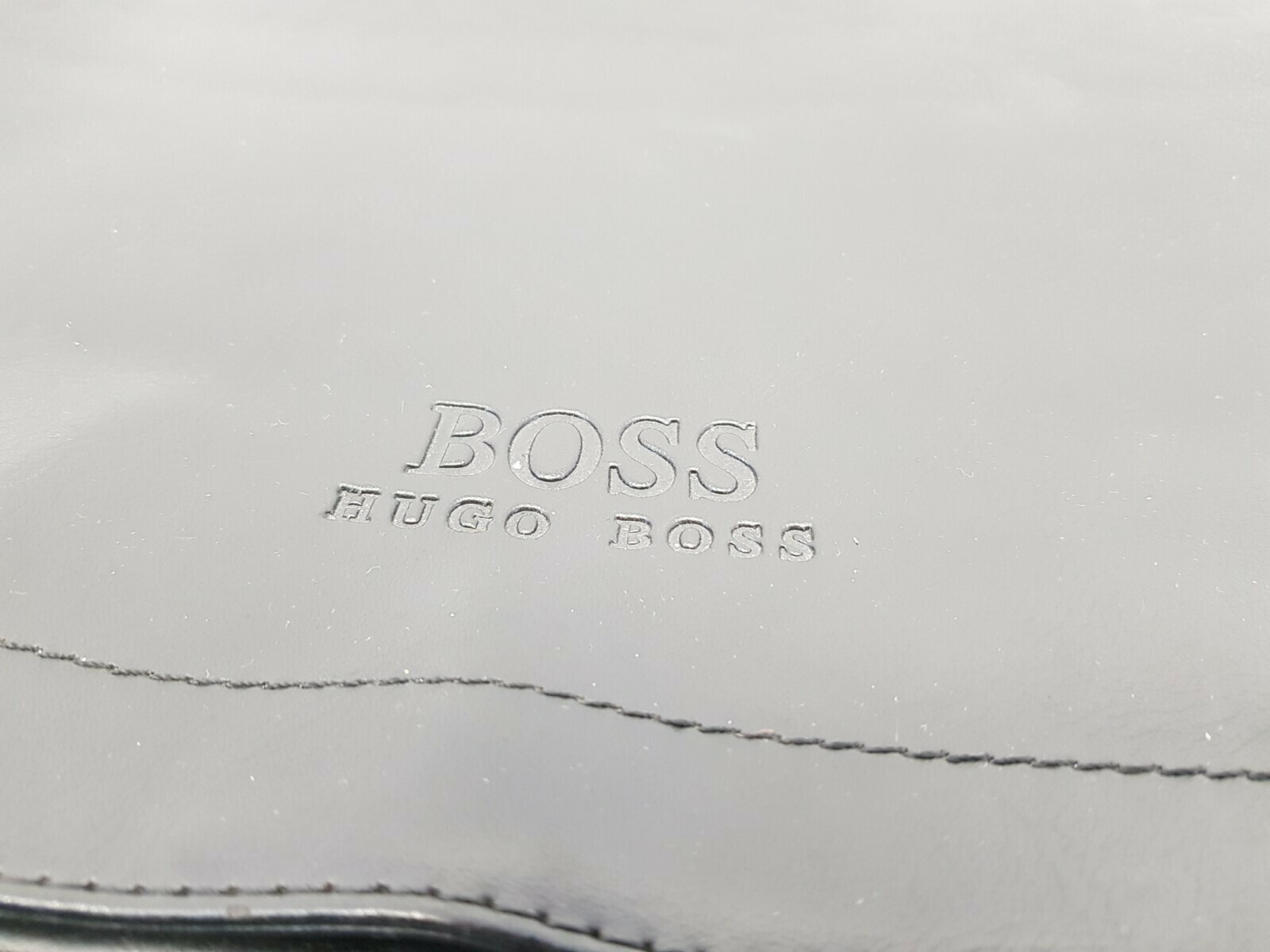 teczka-hugo-boss-stan-uzywany