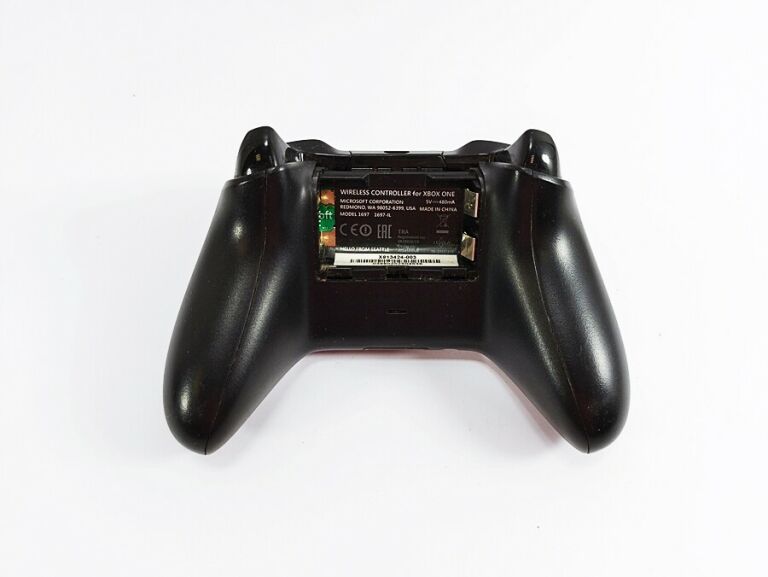 KONSOLA XBOX ONE 1 TB