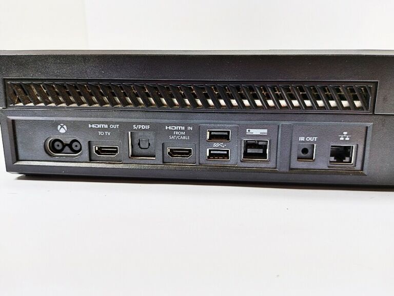 KONSOLA XBOX ONE 1 TB
