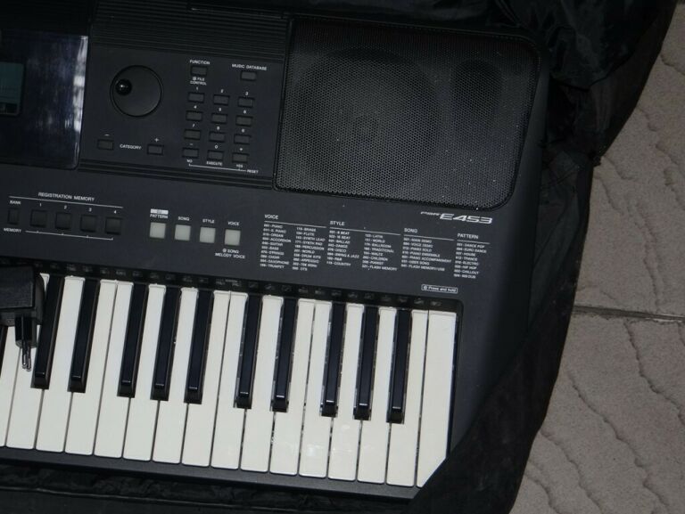 KEYBOARD YAMAHA PSR-E453