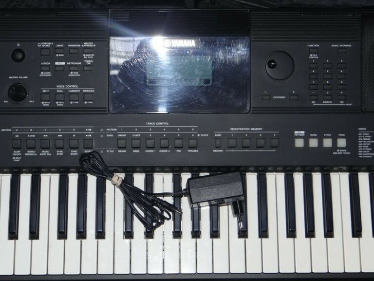 KEYBOARD YAMAHA PSR-E453
