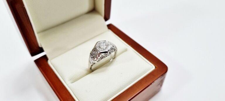 MISTERNY PIERŚCIONEK BRYLANT 0,45CT ZŁOTO 750 R10