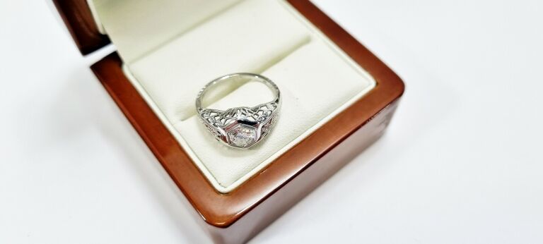 MISTERNY PIERŚCIONEK BRYLANT 0,45CT ZŁOTO 750 R10