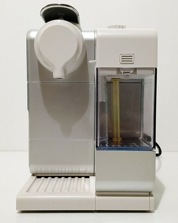 EKSPRES DO KAWY NESPRESSO LATTISSIMO TOUCH EN560.