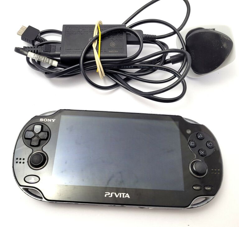 konsola-sony-ps-vita-pch-1003-opis-product-id-310d066a-c14c-4f9f-ba45-405058c0a146