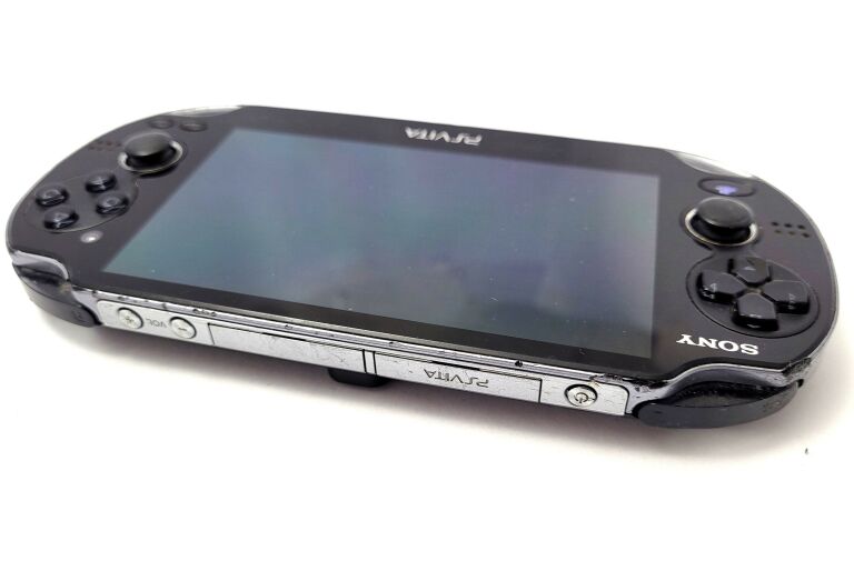 konsola-sony-ps-vita-pch-1003-opis-ean-gtin-711719209232