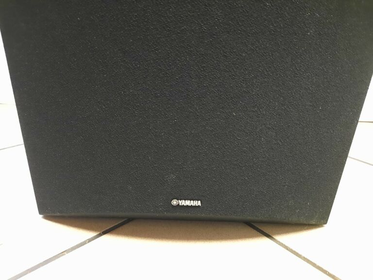 SUBWOOFER YAMAHA NS-SW100