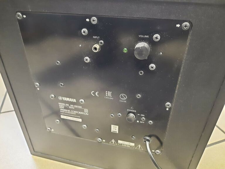 SUBWOOFER YAMAHA NS-SW100