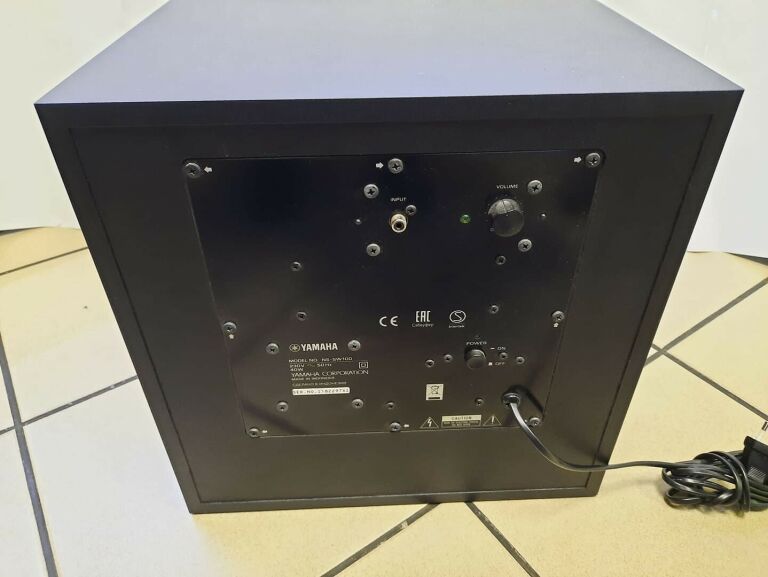 SUBWOOFER YAMAHA NS-SW100