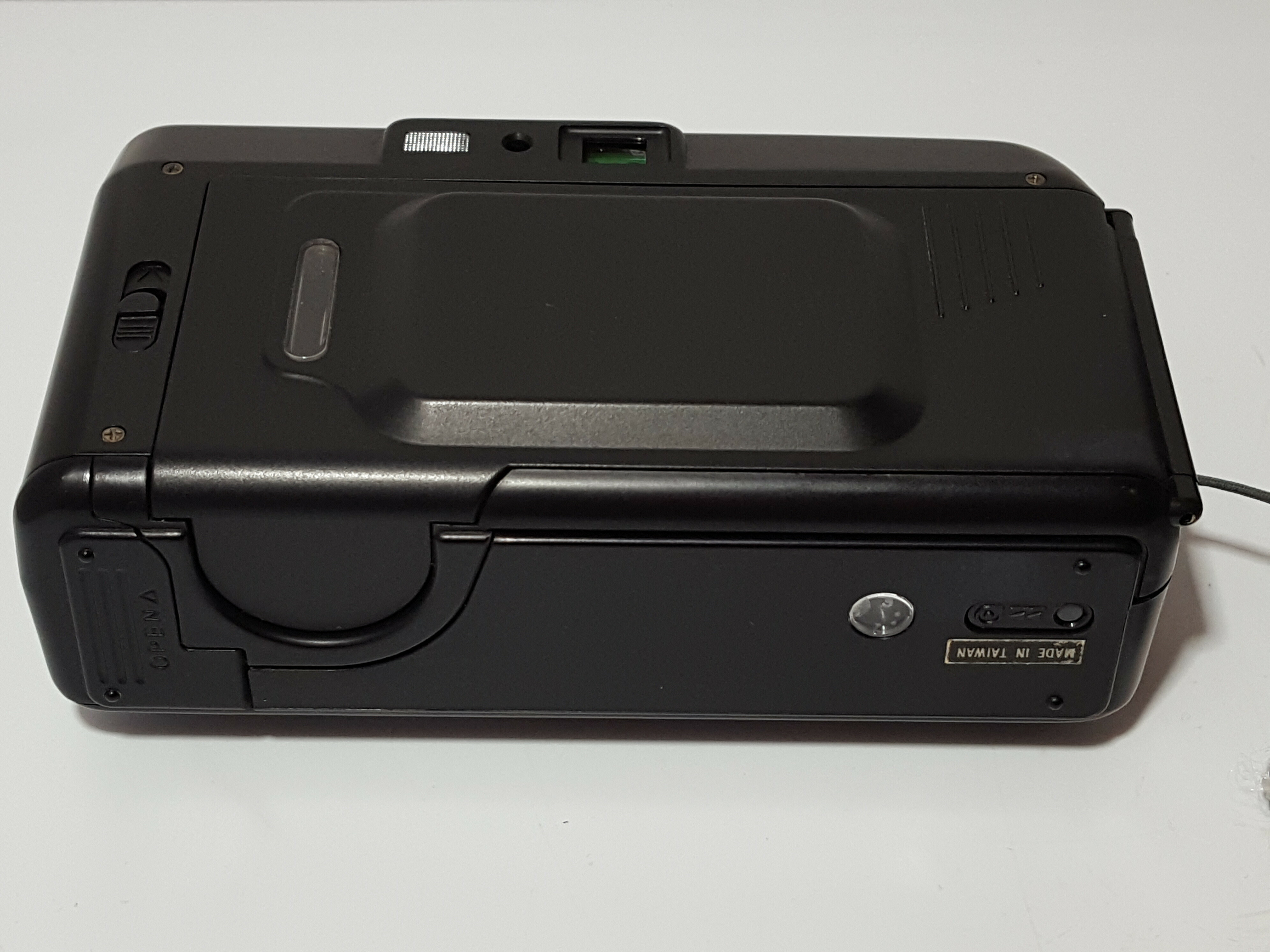 aparat-exakta-dx-auto-flash-etui-model-dx-auto-flash