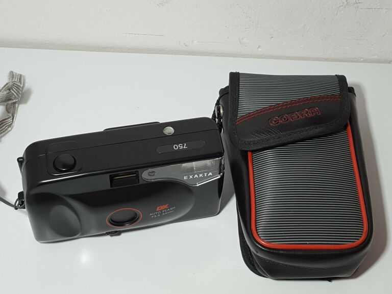 aparat-exakta-dx-auto-flash-etui-ean-gtin-4894651125580
