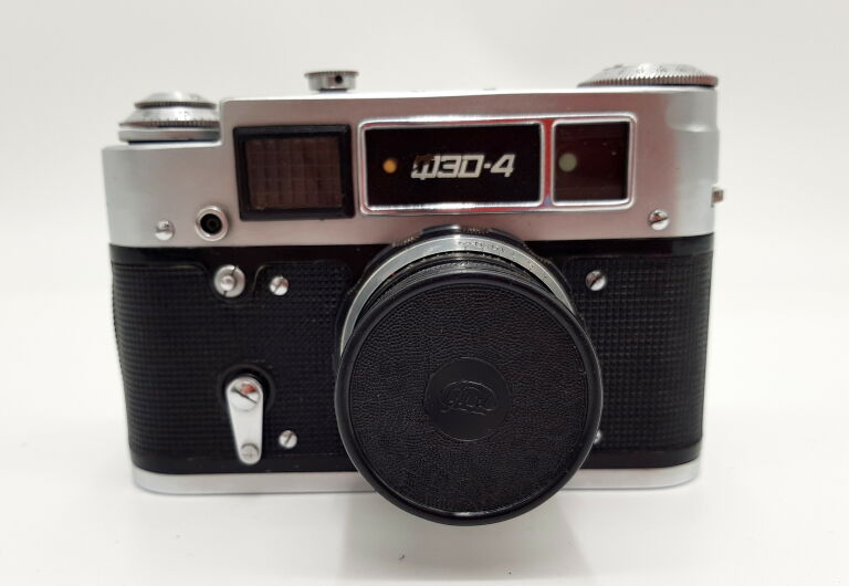 aparat-fotograficzny-fed-4-model-fed-4