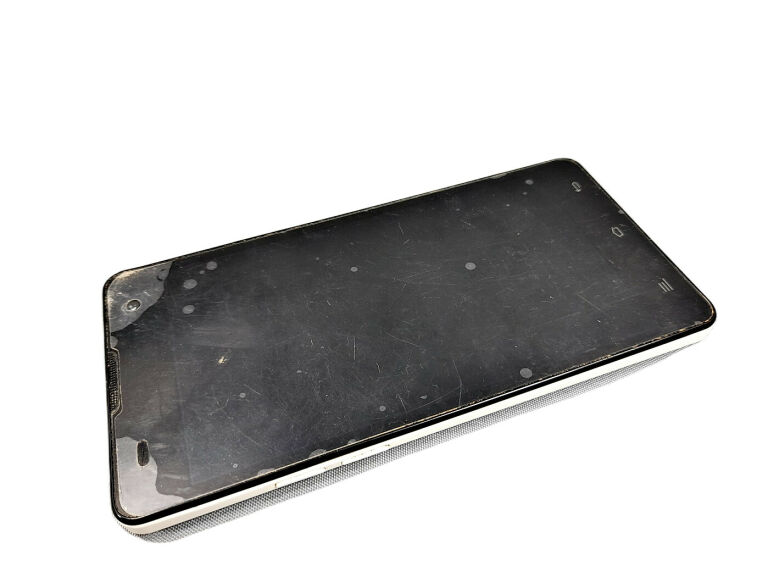 smartfon-myphone-cube-uszkodzony-wyswietlacz-ean-gtin-978020137962