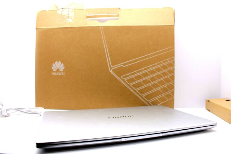 LAPTOP HUAWEI MATEBOOK 15D 8GB RAM 100 GB SSD