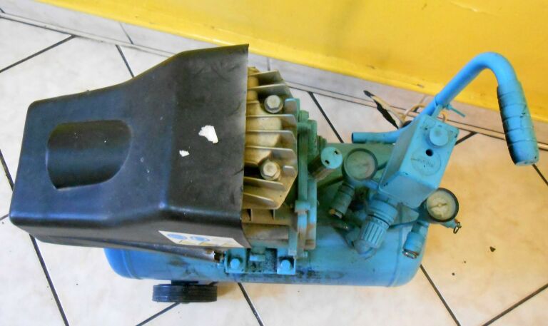 KOMPRESOR TAGRED PROFFESIONAL 24L, 8 BAR