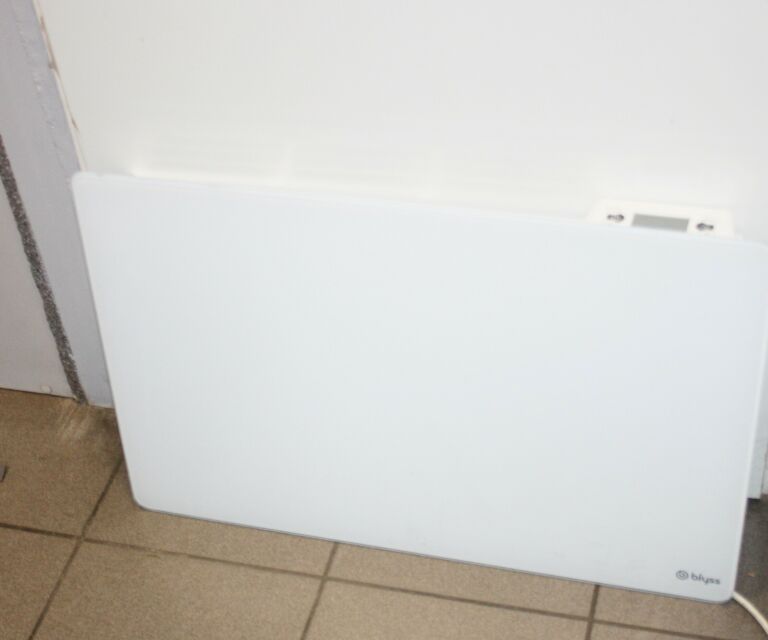 GRZEJNIK ELEKTRYCZNY BLYSS