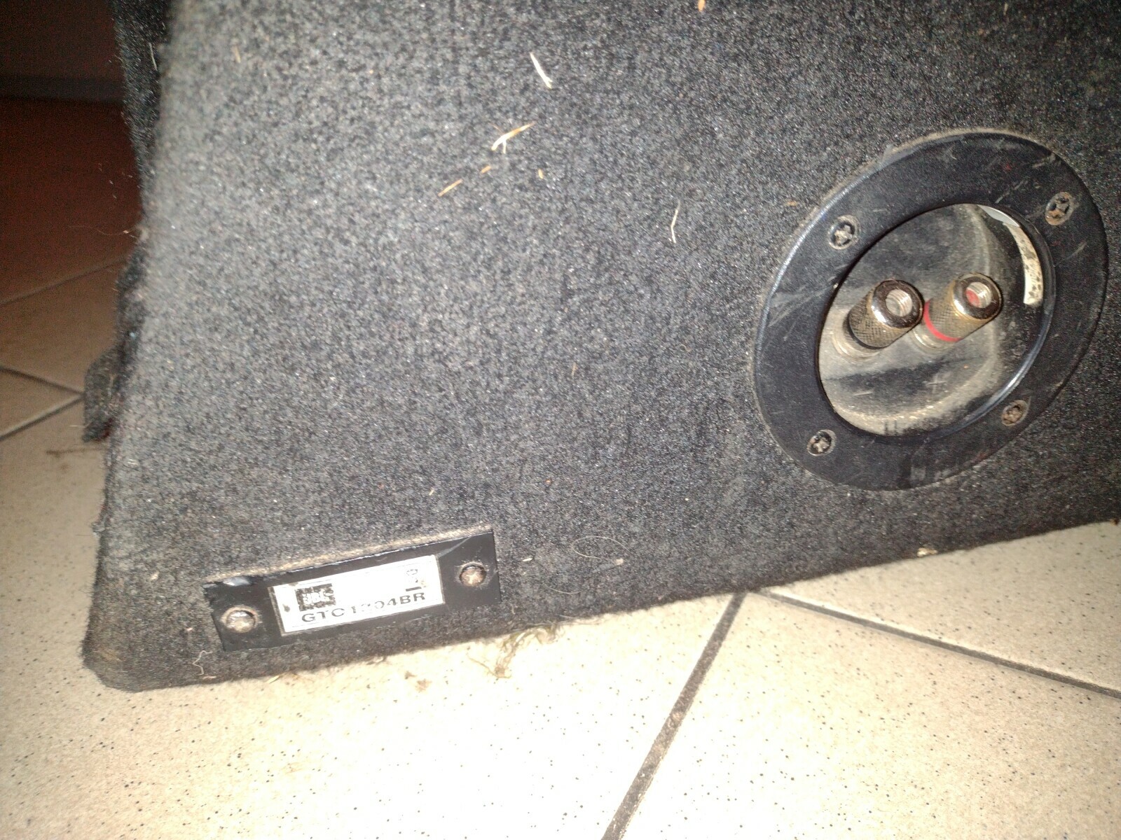 tuba-skrzynia-basowa-subwoofer-jbl-gto1204br-1200-model-gto1204br