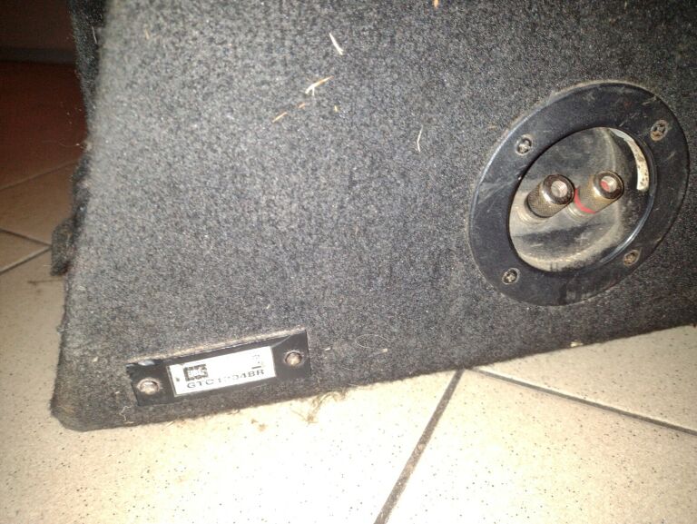 tuba-skrzynia-basowa-subwoofer-jbl-gto1204br-1200-model-gto1204br