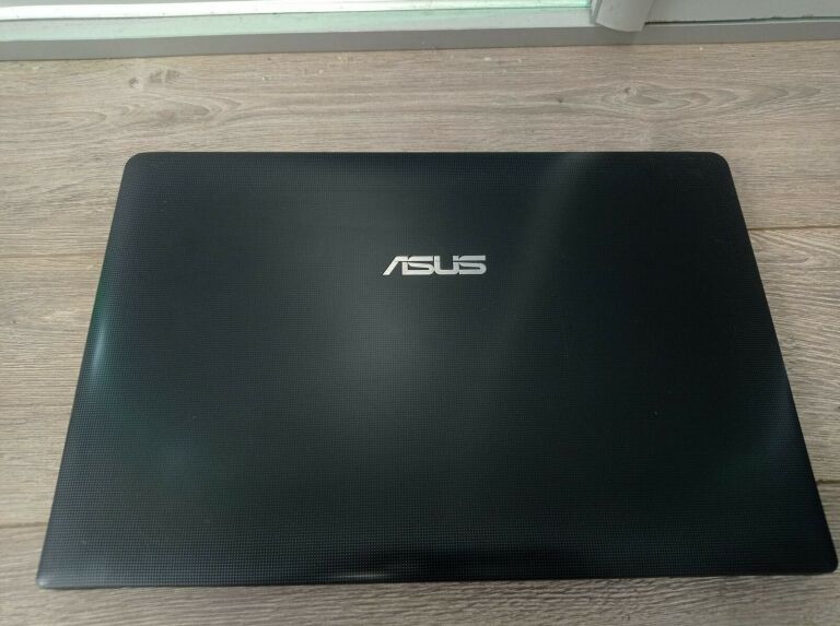 LAPTOP ASUS X501A -INTEL B980/4GB /1TB - OPIS