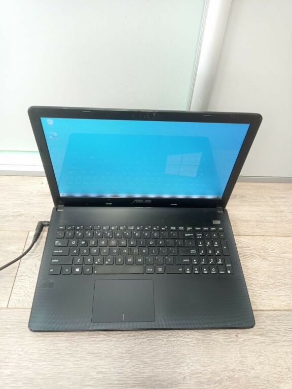LAPTOP ASUS X501A -INTEL B980/4GB /1TB - OPIS