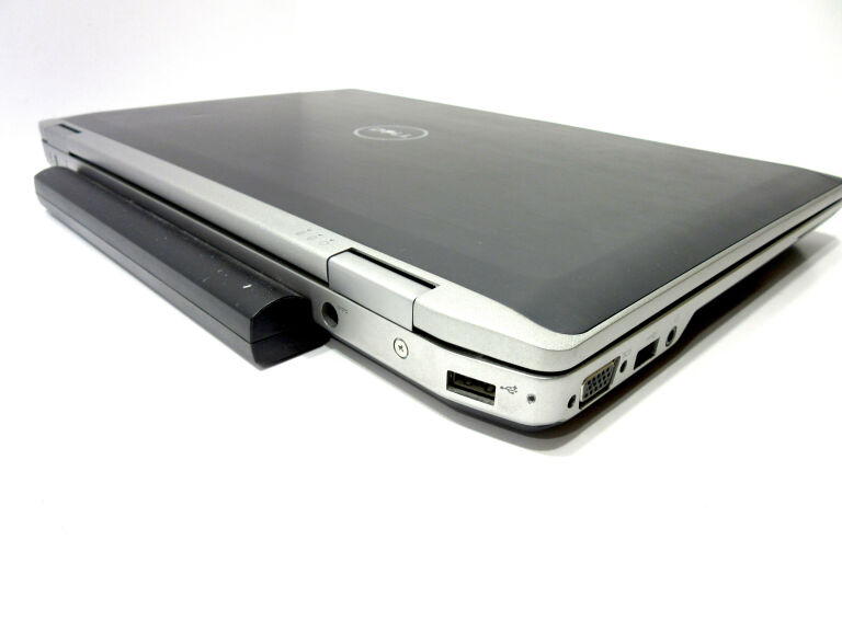 LAPTOP DELL LATITUDE E6530 I7-3740, 8GB RAM, 1TB - PĘKNIĘTY