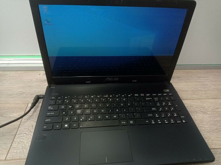 LAPTOP ASUS X501A -INTEL B980/4GB /1TB - OPIS